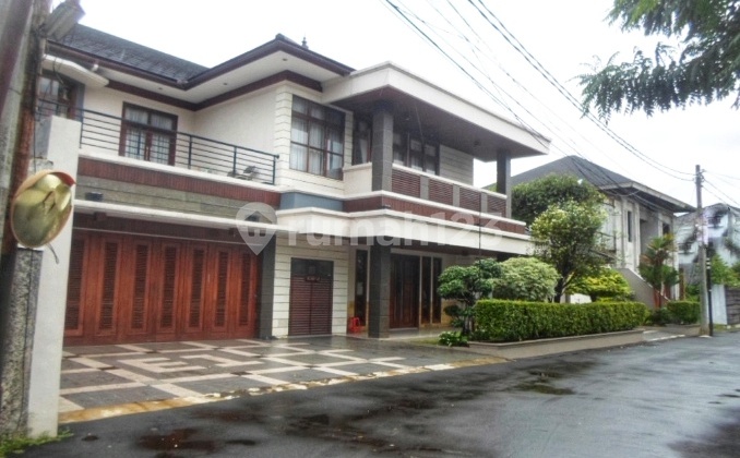 Rumah Bagus Ada Swimming Pool di Lokasi Strategis Kemang, Mampang Prapatan, Jakarta Selatan