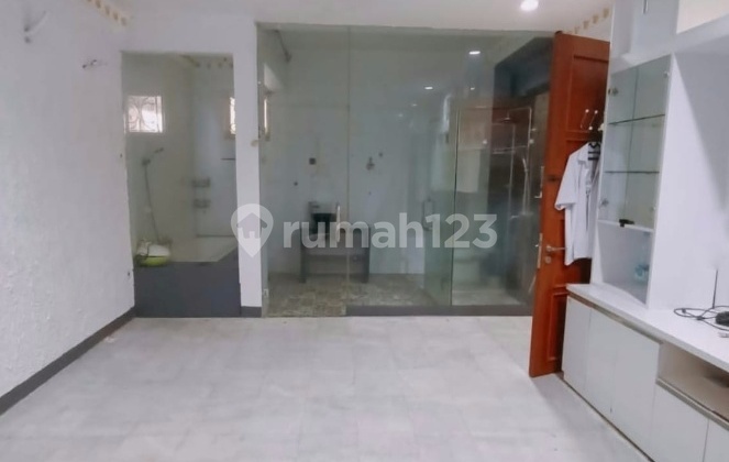 2-Story House Near Tebet Station on Jl. Tebet Utara, Tebet Timur, South Jakarta 2