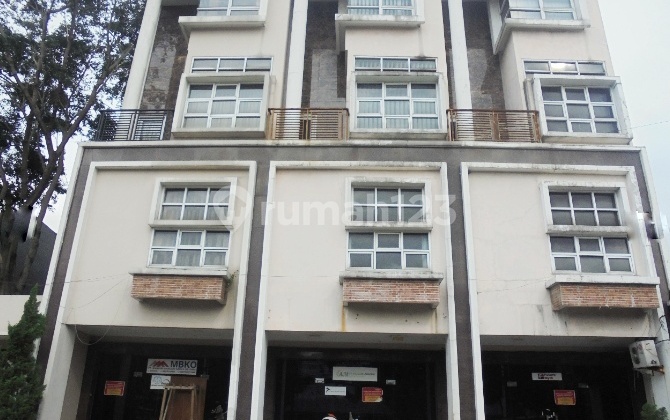 3 Shophouses in a Strategic Location, a Step Away from Tanjung Barat Station and Tb Simatupang Toll Road, South Jakarta 2