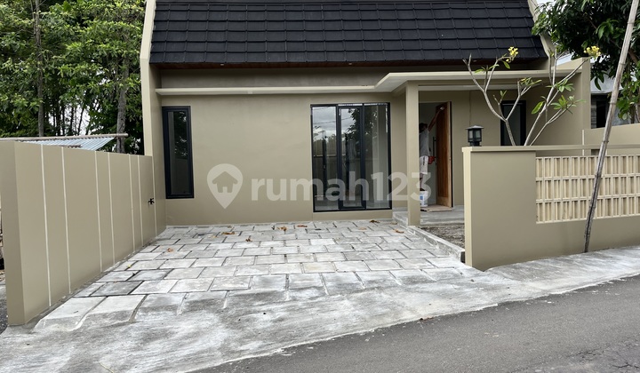 Lokasi Keras Nggak Pake Obat!! Rumah 3Kamar Jl. Kaliurang, Murah