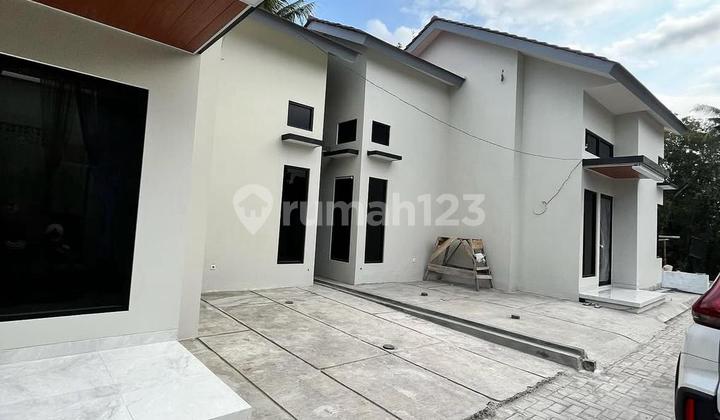 Rumah Siap Huni di Tengah Kampus, Bukan Kaleng-Kaleng