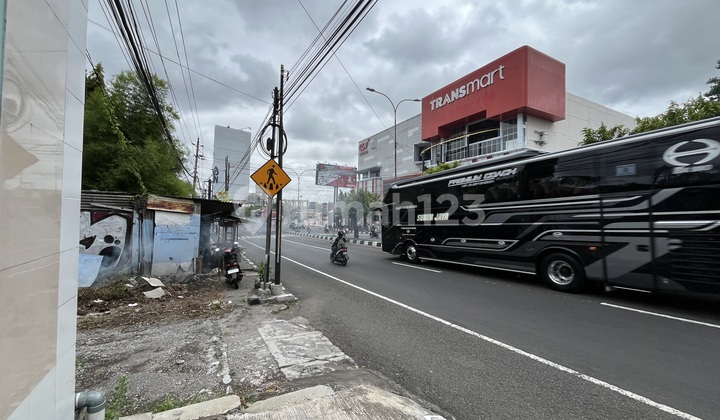 Tanah Depan Transmart: Mall + Kompleks Perumahan, Kombinasi Langka di Maguwoharjo