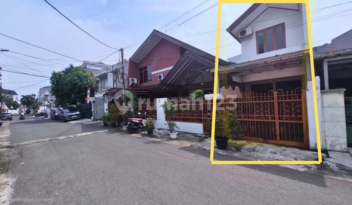 Pavilion for Office, Located on Jl. Tebet Timur Dalam, Access for 2 Cars Pavilion for Office, Located on Jl. Tebet Timur Dalam, Access for 2 Cars