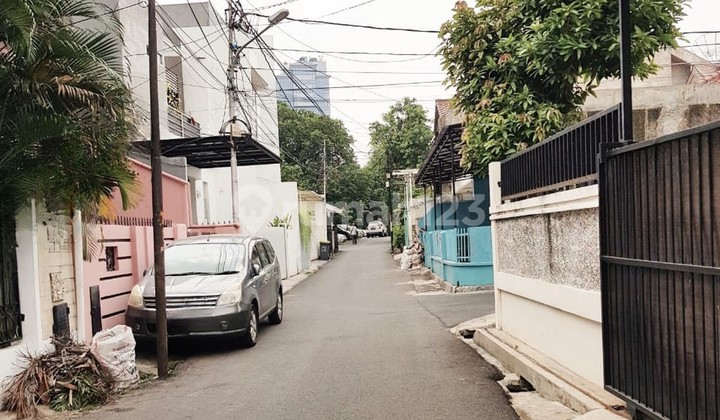 Id 263 - For Rent, Sturdy & Strategic in Tebet, South Jakarta, 2 Car Access