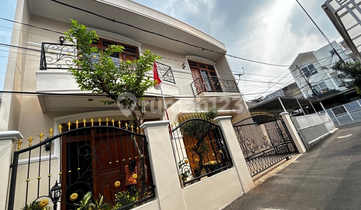 Disewakan Rumah 2 Lantai Siap Huni Di Tebet Barat Dalam, Hanya 5 Menit Ke Jl. Mt Haryono 2