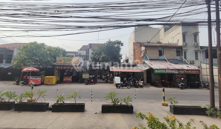 Dijual Rumah hitung tanah Strategis di Menteng Pulo, seberang Apt Casa Grande dan Mall Kokas