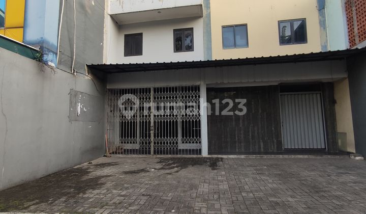 Strategic Joint Shophouse, Access for 2 Cars, Below Market Price. Available in Units, in Jatinegara, East Jakarta. 2