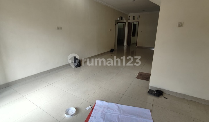 Rumah Sewa Tebet Barat Akses 2 Mobil - 2 Lantai, 4+1 Kt, Siap Huni Jakarta Selatan. 2