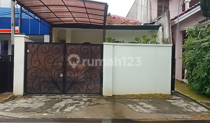 Disewakan Rumah 2 Lantai, Strategis di Tebet Barat Dalam, Tebet Jaksel. 2