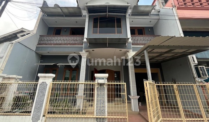 Nice 2-Story House in a Cool and Comfortable Environment at Malaka Country Estate, Pondok Kopi, Duren Sawit, East Jakarta Nice 2-Story House in a Cool and Comfortable Environment at Malaka Country Estate, Pondok Kopi, Duren Sawit, East Jakarta