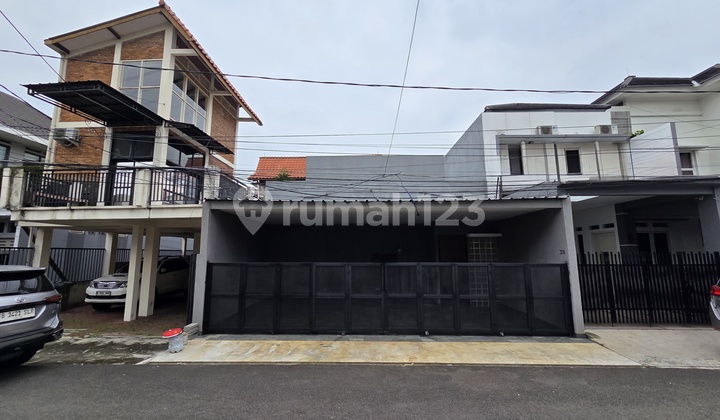 Rumah Kantor Bagus Akses 2Mobil,Dekat Stasiun dan Tol Cawang, Tebet Barat Dalam, Jaksel