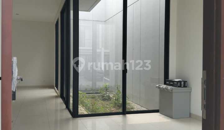 Dijual Rumah Cantik Summarecon Bogor , Cluster Pinewood Type Premium , Cluster Depan Dekat Jalan 2