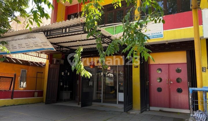 2-Story Shop House in the Business Center of Gresik City 2-Story Shop House in the Business Center of Gresik City