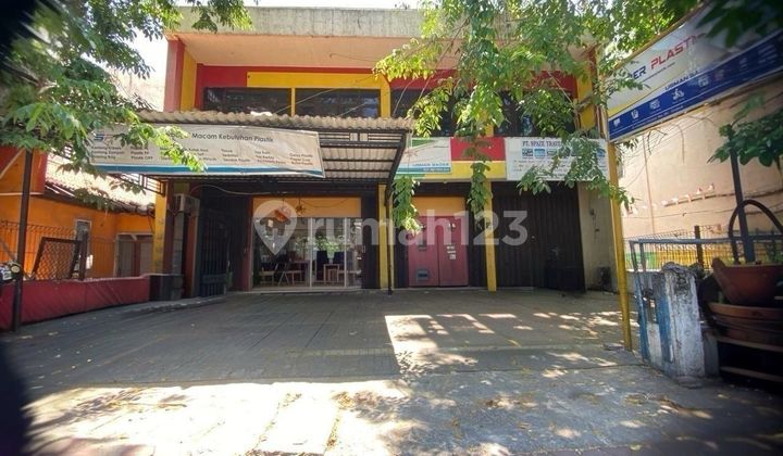 2-Story Shop House in the Business Center of Gresik City 2-Story Shop House in the Business Center of Gresik City