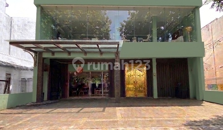 2-Story Shop House in the Business Center of Gresik City 2-Story Shop House in the Business Center of Gresik City