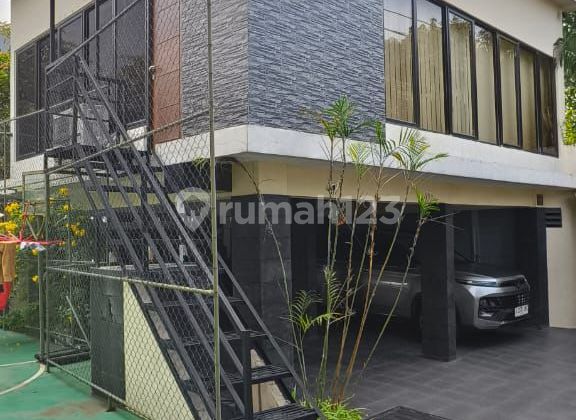 Rumah Huk Cantik Full Interior di Kelapa Gading