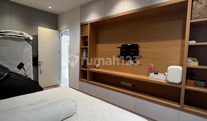 Rumah Hoek Dijual di Green Lake City 2