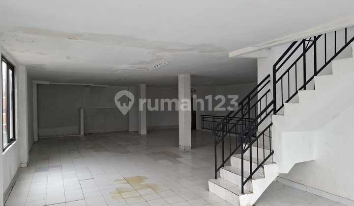 For Sale: 3 1/2-Story Linked Shop House (Corner Unit) in Melati Mas Square, Along Serpong Main Road 2