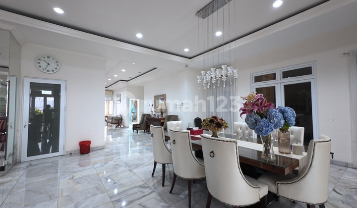 Di Jual Cepat!! Rumah Mewah Pool di Kemang Jakarta Selatan 2