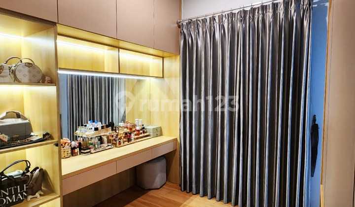 Ready-to-Occupy House in Sector 1E Gading Serpong