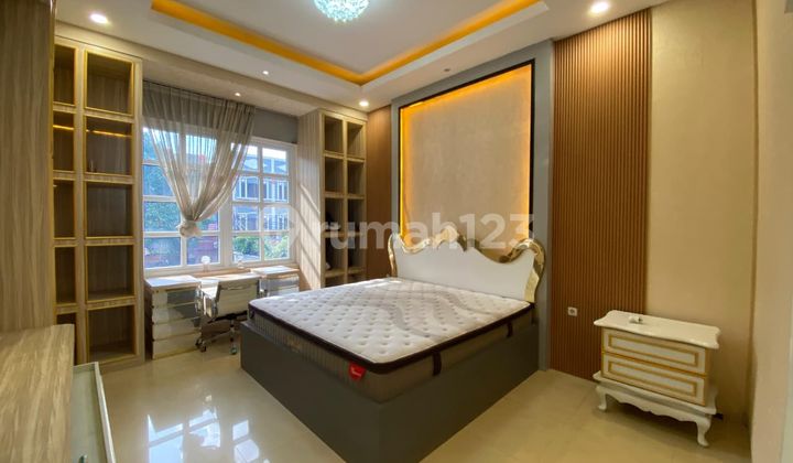 Jual Rumah 2 Lantai di Tebet, Luas 687 M 2