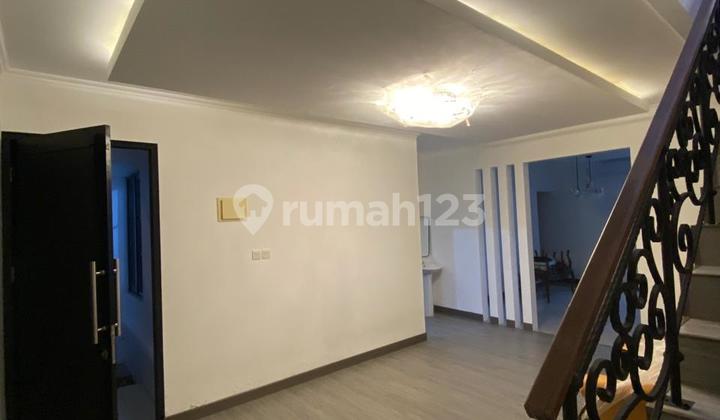 Rumah Siap Huni 140M di Jual di Michelia Gading Serpong Rumah Siap Huni 140M di Jual di Michelia Gading Serpong