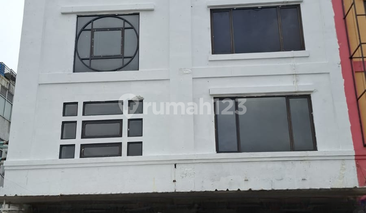 For Sale: 3 1/2-Story Linked Shop House (Corner Unit) in Melati Mas Square, Along Serpong Main Road 1