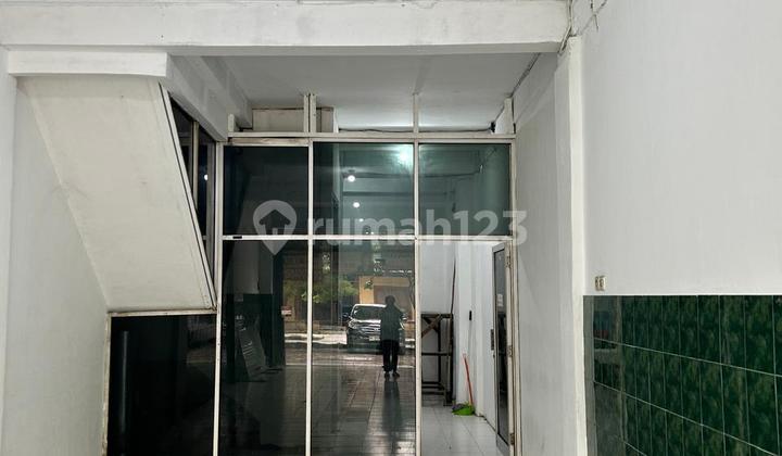 3-Storey Shop House on Jl. Raya Duri Kosambi 2