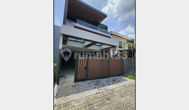 Rumah Baru Gress di Woodland, Citraland, Surabaya