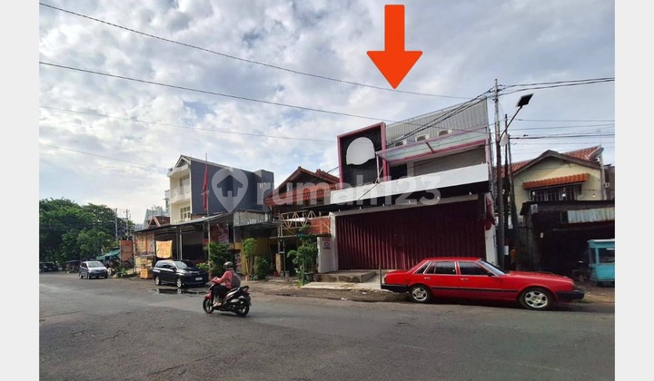 Shop House on Marmoyo Street, Just a Step from Darmo Main Road 2
