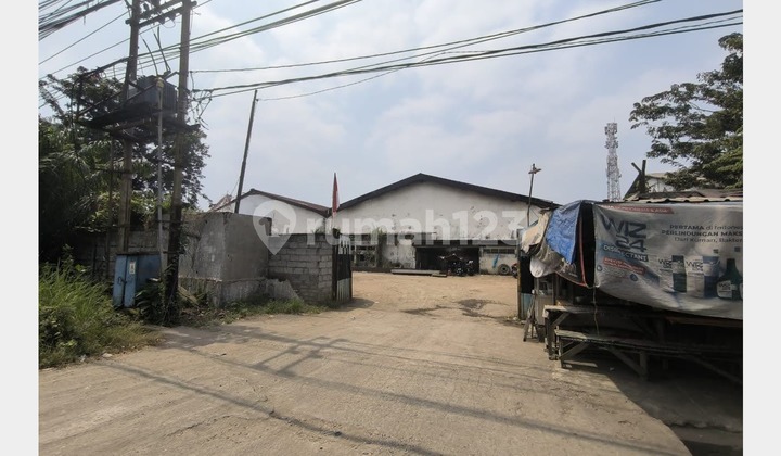 Warehouse with a Strategic &amp; Amazing Location on Raya Margomulyo, Sby
