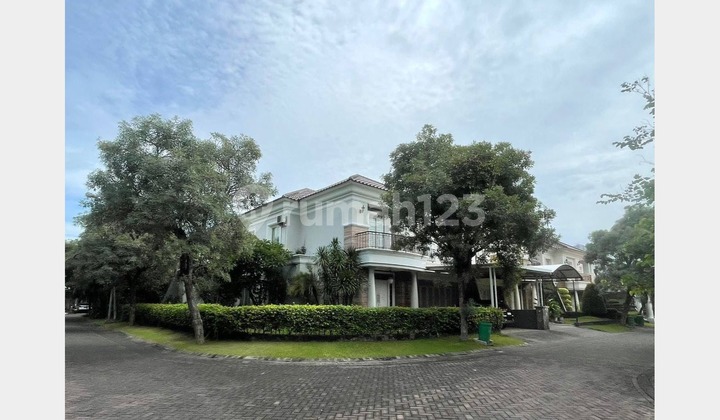 Rumah Mewah Strategis di Wbm,Dekat Royal Residence, Sby