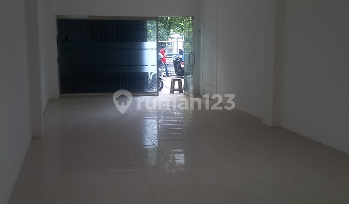 Disewa Ruko 4,5 Lantai Lokasi Strategis Karanganyar Siap Pakai