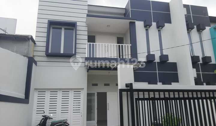 Dijual Rumah 2 Lantai Di Petukangan Selatan