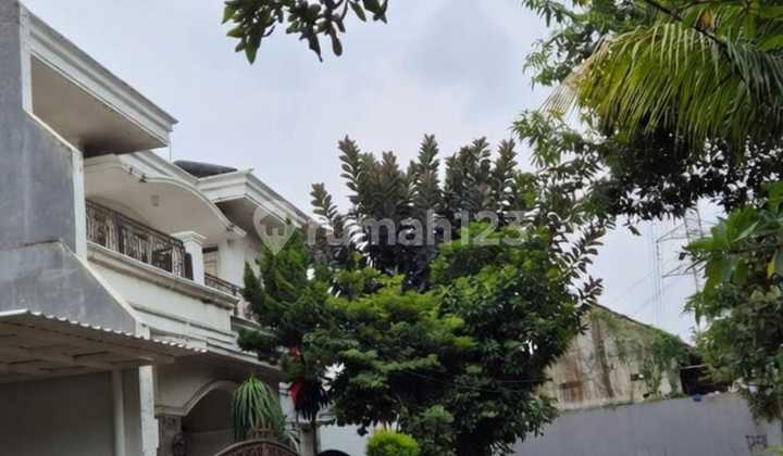 Rumah 2 Lantai Lokasi Nyaman dan Strategis di Bintaro Sektor 3A Rumah 2 Lantai Lokasi Nyaman dan Strategis di Bintaro Sektor 3A