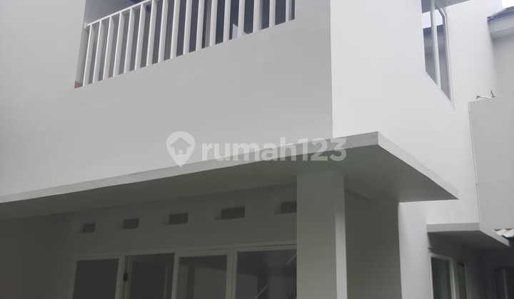 Dijual Rumah 2 Lantai Di Petukangan Selatan 2