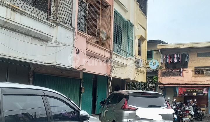 Ruko 3 Lantai Lokasi Dekat Jalan Panjang Ruko 3 Lantai Lokasi Dekat Jalan Panjang