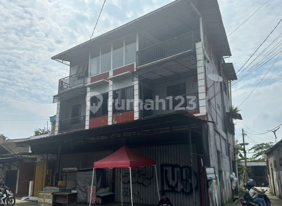 For Sale Cheap 3-Story Shop House, Strategic Location in Cibinong Bogor, West Java 2