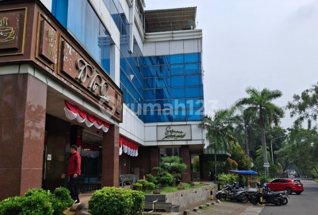 For Sale Auction Shophouse Land Area 200 M2 Strategic Location in Kembangan West Jakarta 2