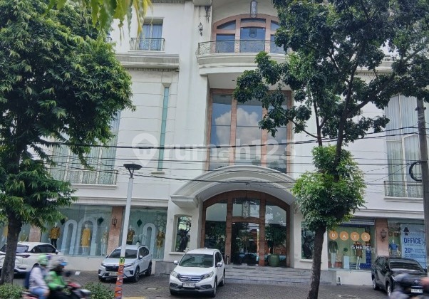For Sale Auction 3-Storey Shop House Land Area 1068 M2 Strategic Location in Melawai Kebayoran Baru South Jakarta