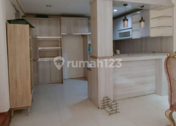 For Sale Luxury House Land Area 182 M2 Strategic Location in Tebet, South Jakarta 2