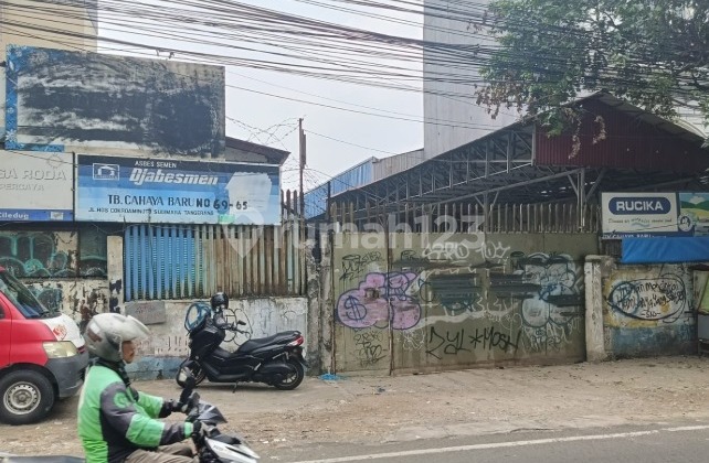 For Sale Warehouse/Business Space 1447 M2 Land Area Strategic Location in Ciledug Karang Tengah Tangerang Banten