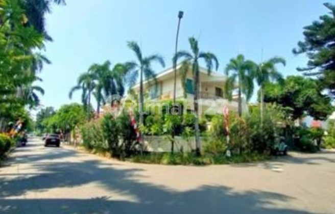 Dijual Rumah Mewah Hook di Kembangan Jakarta Barat