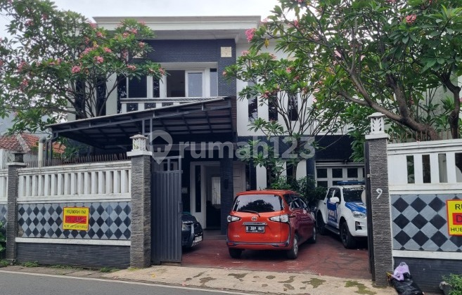 Dijual Rumah 2 Lantai Lt 293 M2 Harga Dibawah Pasar! di Jagakarsa Jakarta Selatan