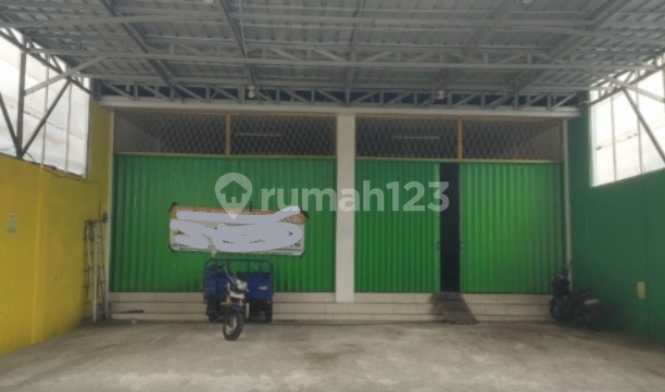 For Sale: Strategically Located Shop House on Main Road in Pesanggrahan, South Jakarta 2