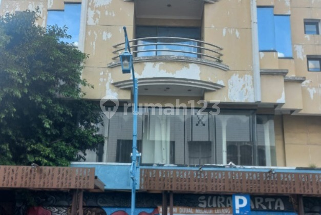 For Sale: Auction of a 4-Story Shophouse in a Strategic Location on Jl. Gatot Subroto, Surakarta, Central Java For Sale: Auction of a 4-Story Shophouse in a Strategic Location on Jl. Gatot Subroto, Surakarta, Central Java