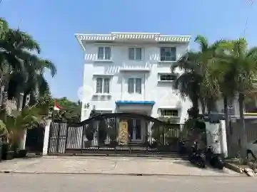 Selling Cheap! Luxurious 3-Storey Auction House in Camar Cluster, North Jakarta PIK - Cash Only