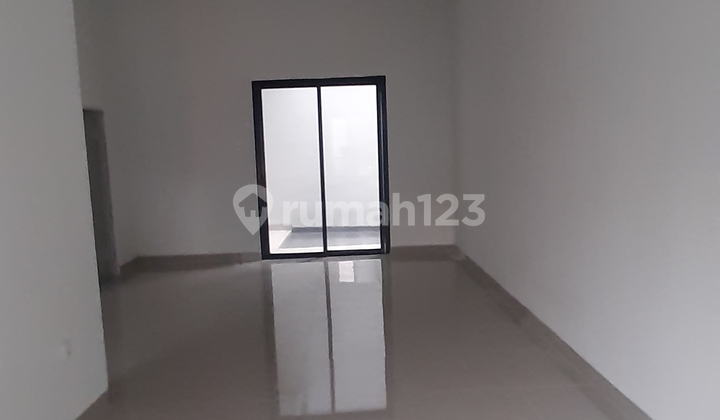 Nice House with SHM in Regency Melati Mas Serpong South Tangerang