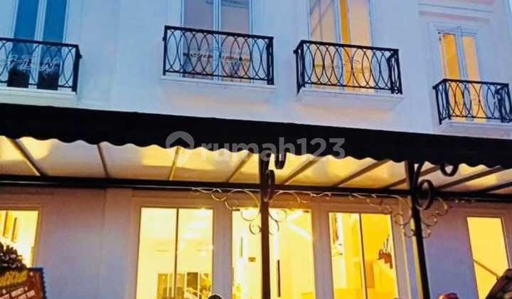 For Sale: Luxurious and Modern Shop House Ready to Move In 1