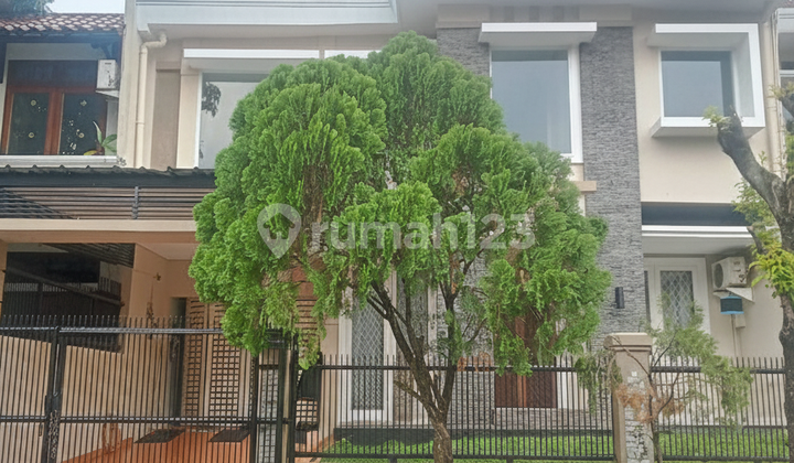 For Rent: Luxury and Good Ready-to-Occupy House in Raffles Hills Cibubur For Rent: Luxury and Good Ready-to-Occupy House in Raffles Hills Cibubur